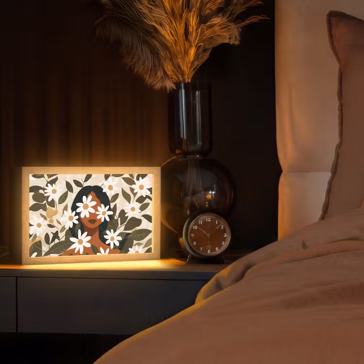 Illustratie - Vrouw - Madeliefjes - Wit Light Box met kabel (Tafellamp) klein -sfeer1