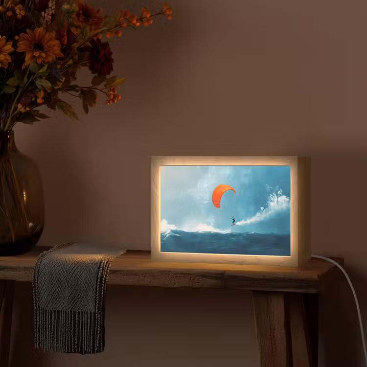 Kitesurfer - Oranje - Zee - Lucht Light Box met kabel (Tafellamp) klein -sfeer4