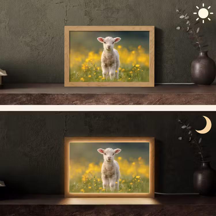 Lammetje - Gras - Bloemen - Geel Light Box met kabel (Tafellamp) klein -sfeer3