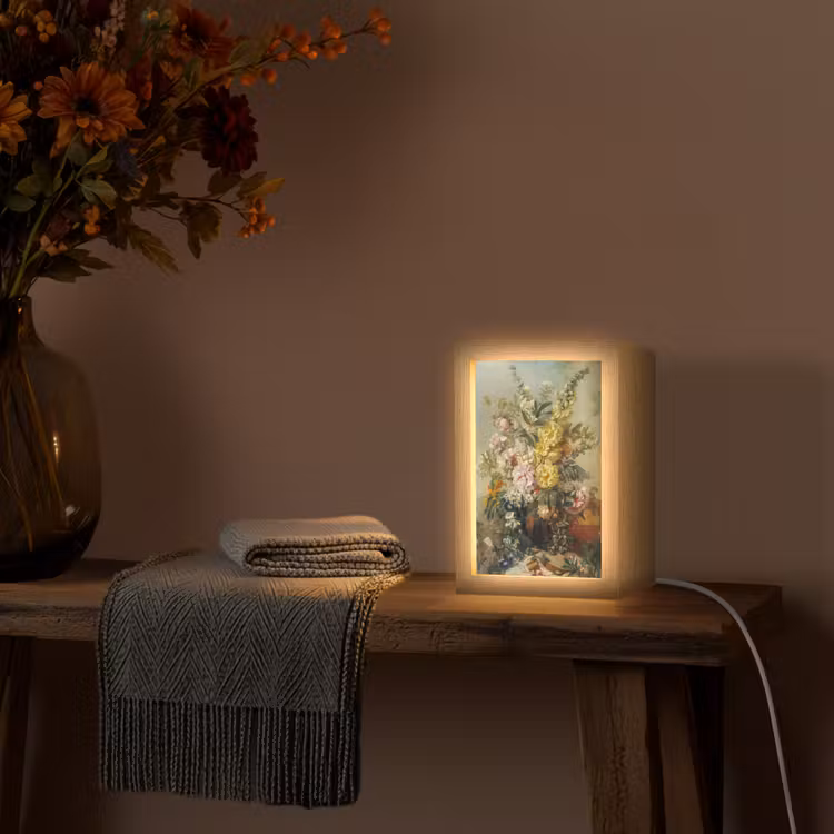 Grote vaas met bloemen - Josep Mirabent - Oude meesters Light Box met kabel (Tafellamp) klein -sfeer4