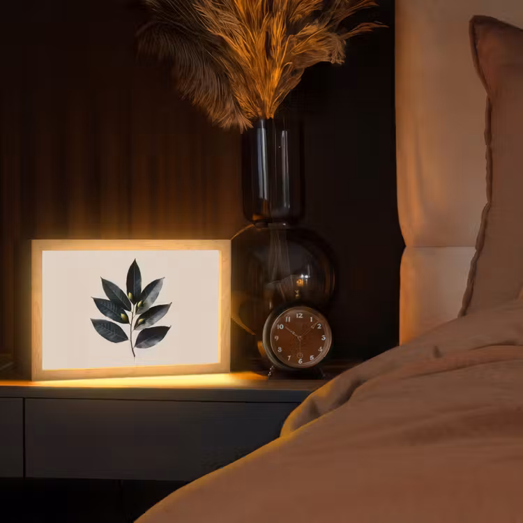 Laurierbladeren - Bloemknoppen - subtiel Light Box met kabel (Tafellamp) klein -sfeer1
