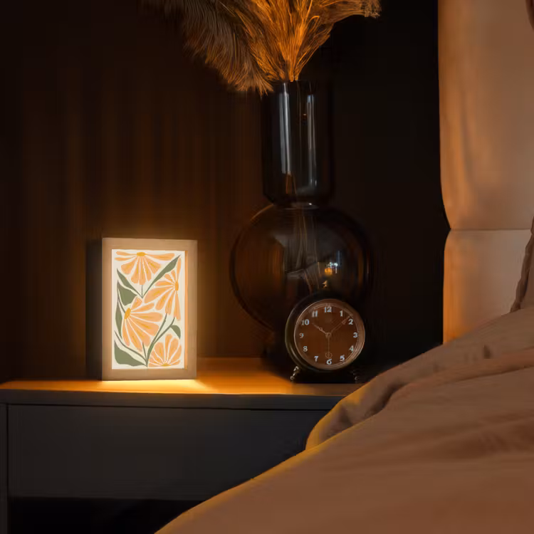 Blaadjes - Zachtoranje - Bloemen Light Box met kabel (Tafellamp) klein -sfeer1