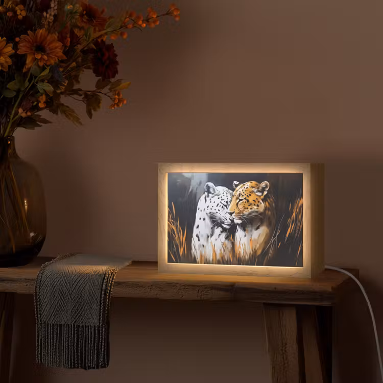 Luipaard - Oranje - Wit - Gras Light Box met kabel (Tafellamp) klein -sfeer4