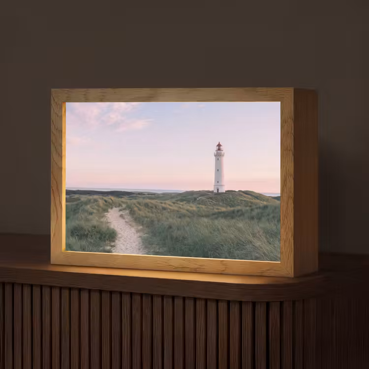 Vuurtoren - Duinlandschap - Zee Light Box met kabel (Tafellamp) klein -z3d_website
