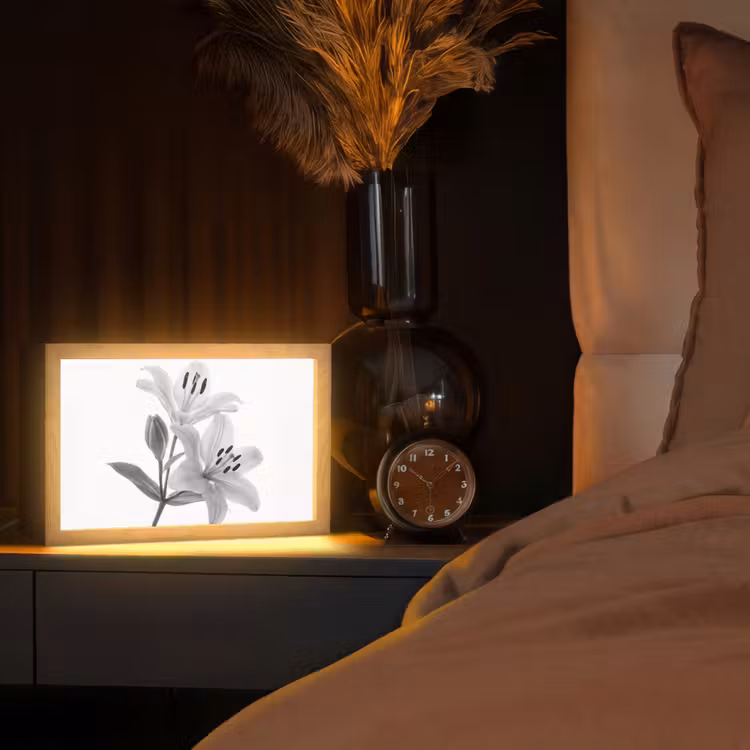 Lelies - Elegant - Zwart - Wit Light Box met kabel (Tafellamp) klein -sfeer1
