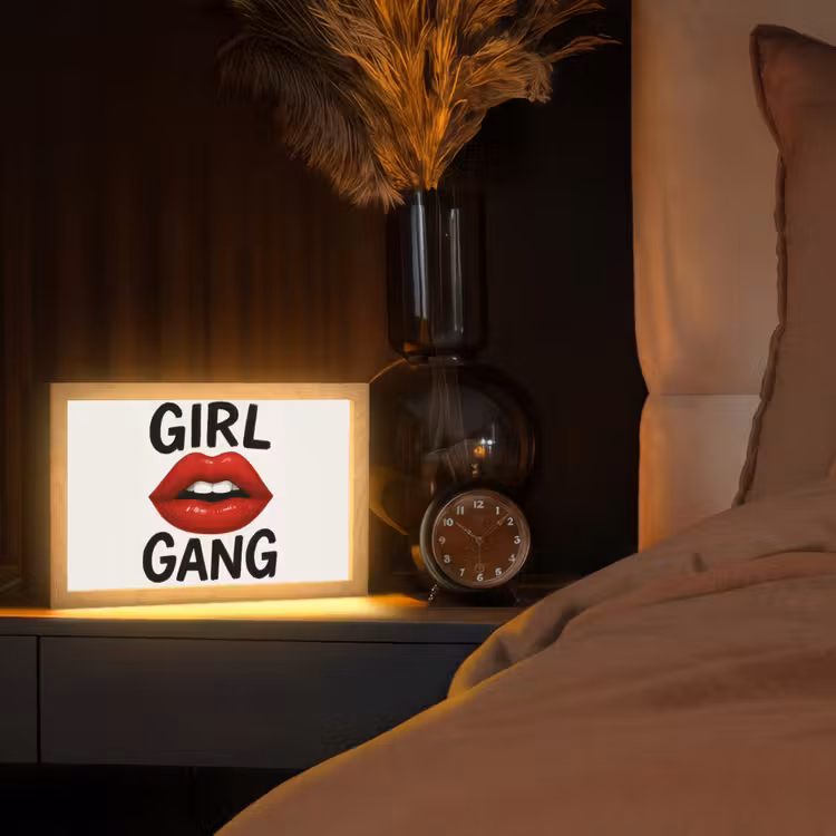 Lip - Girl - Rood - Letters Light Box met kabel (Tafellamp) klein -sfeer1