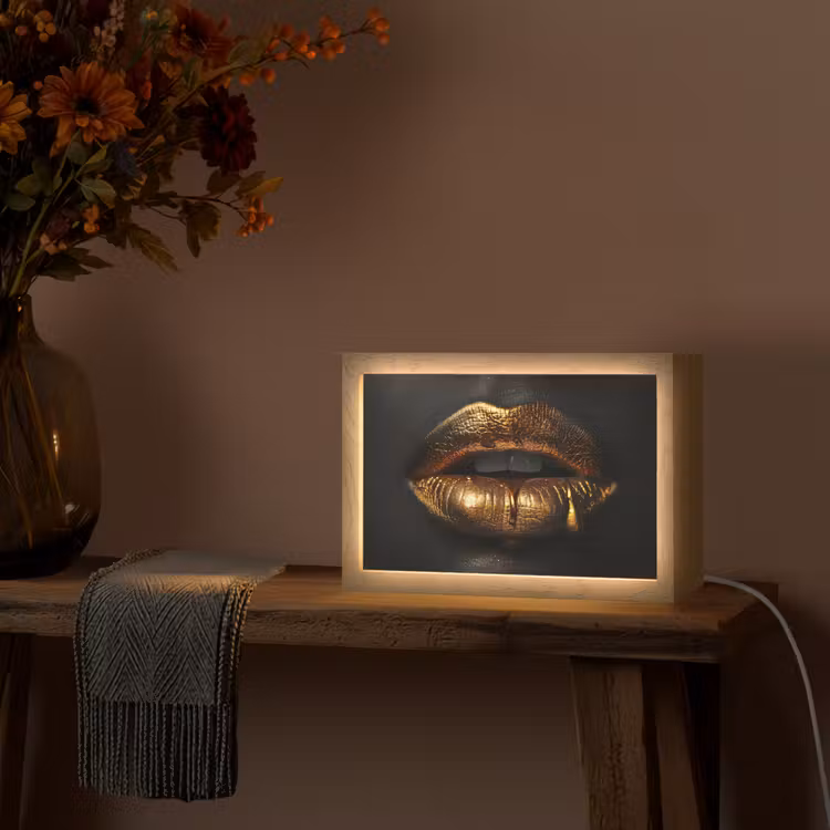 Lippen - Goud - Abstract - Zwart - Aesthetic Light Box met kabel (Tafellamp) klein -sfeer4