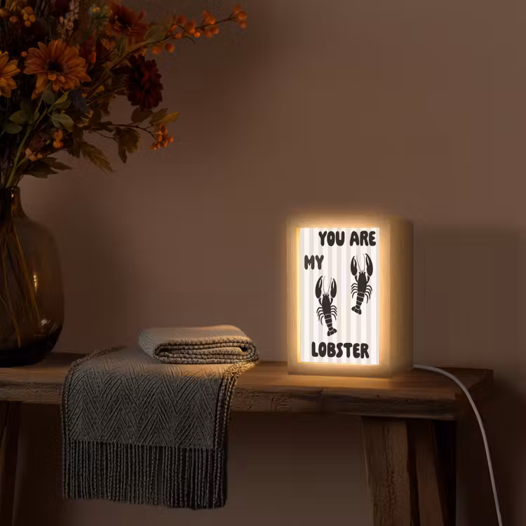 Lobster - Beige - Minimalistisch Light Box met kabel (Tafellamp) klein -sfeer4