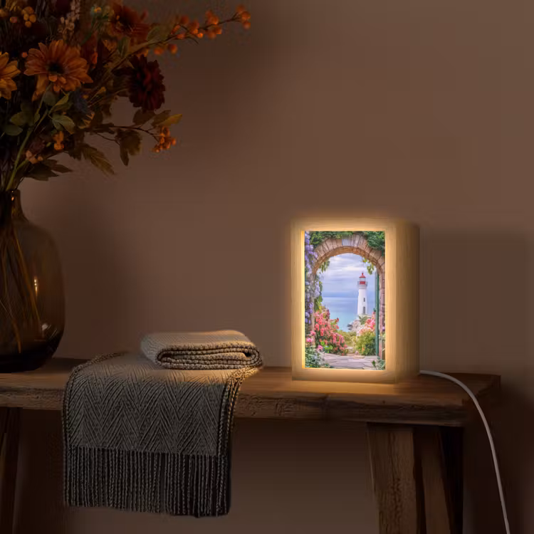 Doorkijk - Vuurtoren - Bloemen - Uitzicht Light Box met kabel (Tafellamp) klein -sfeer4
