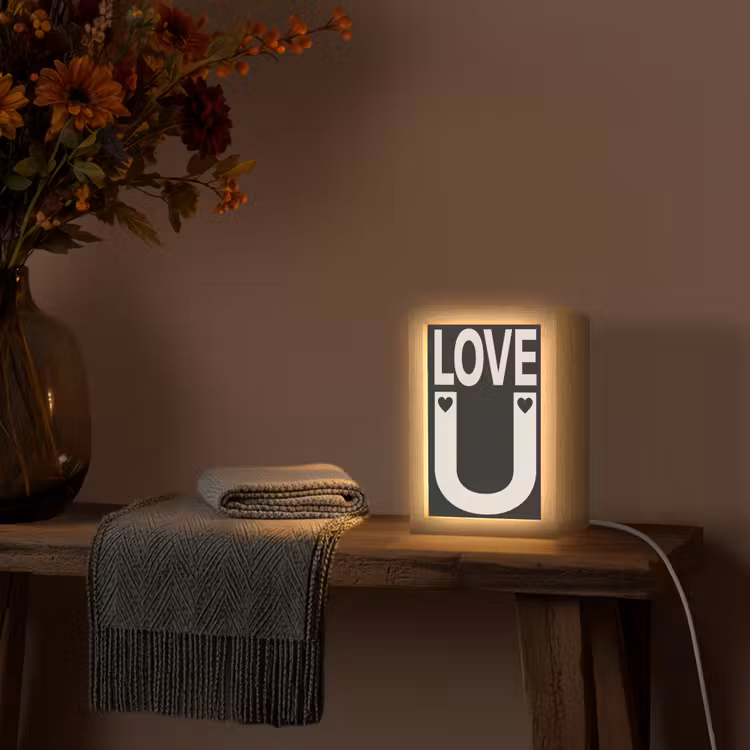Love - Zwart - Minimalistisch Light Box met kabel (Tafellamp) klein -sfeer4