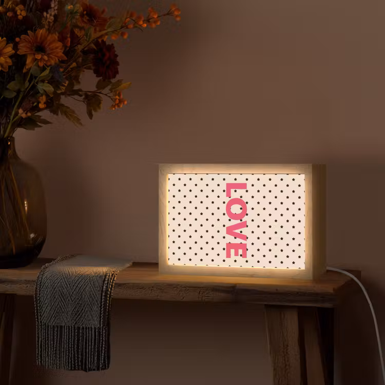 Love - Stippen - Roze Light Box met kabel (Tafellamp) klein -sfeer4