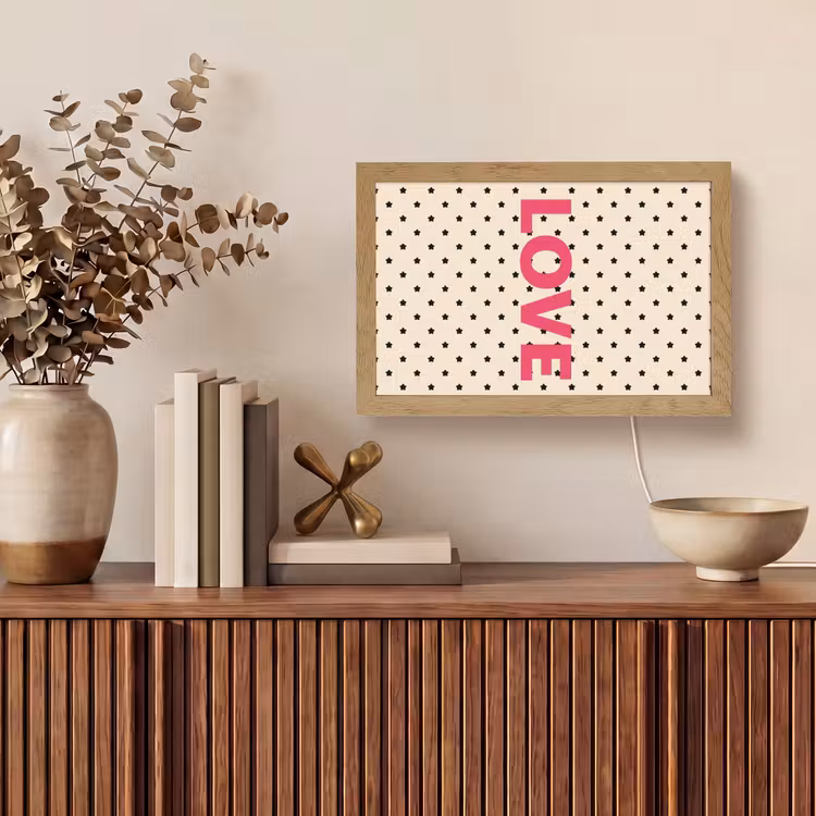 Love - Stippen - Roze Light Box met kabel (Tafellamp) klein -sfeer2