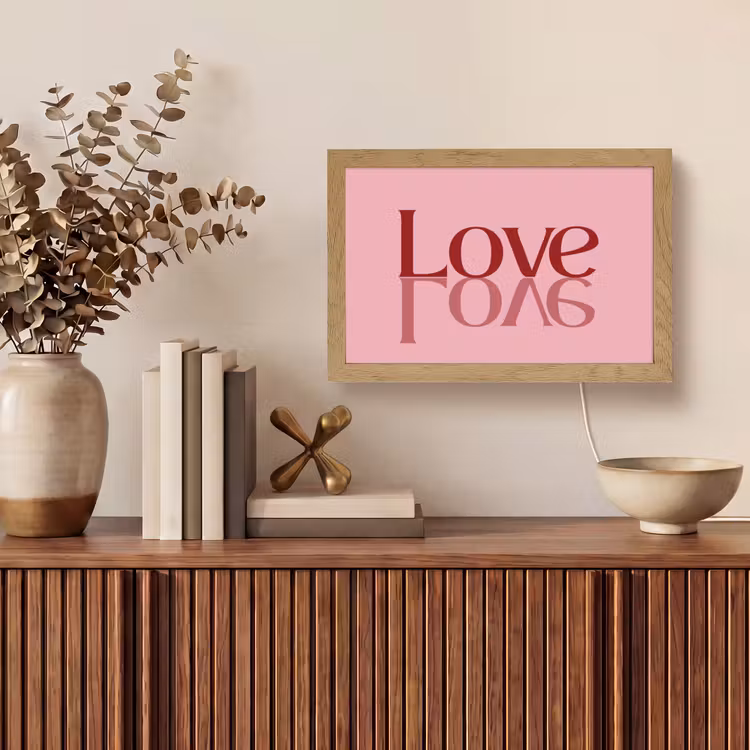 Love - Roze - Spiegeling Light Box met kabel (Tafellamp) klein -sfeer2