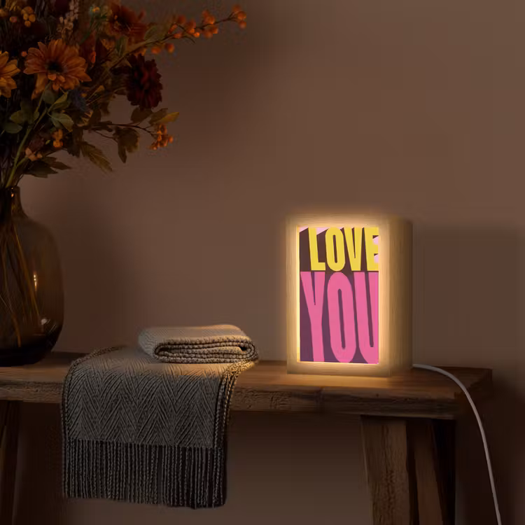 Love - Tekst - Roze - Valentijn Light Box met kabel (Tafellamp) klein -sfeer4