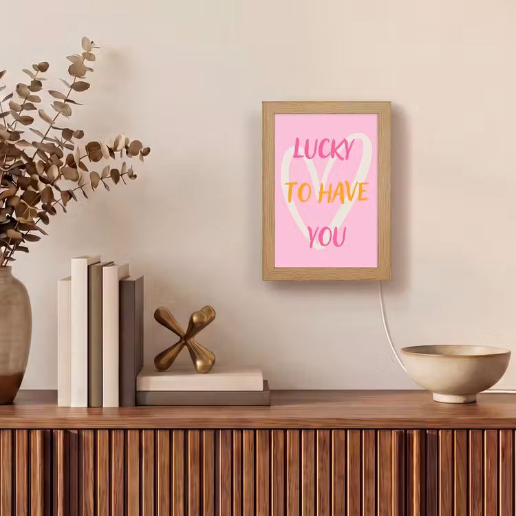 Lucky - Love - Valentijn - Roze Light Box met kabel (Tafellamp) klein -sfeer2