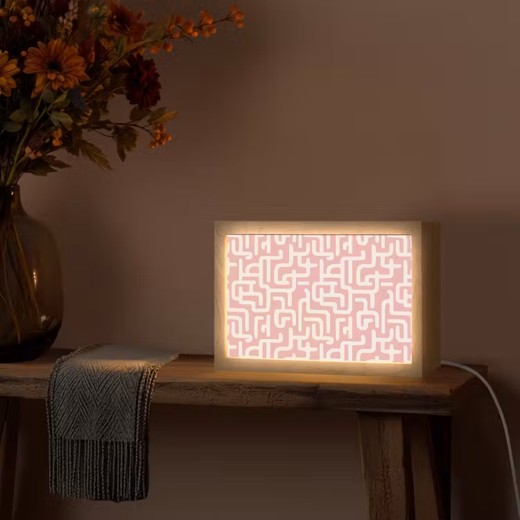 Doolhofpatroon - Roze - Wit - Abstract Light Box met kabel (Tafellamp) klein 924 -sfeer4
