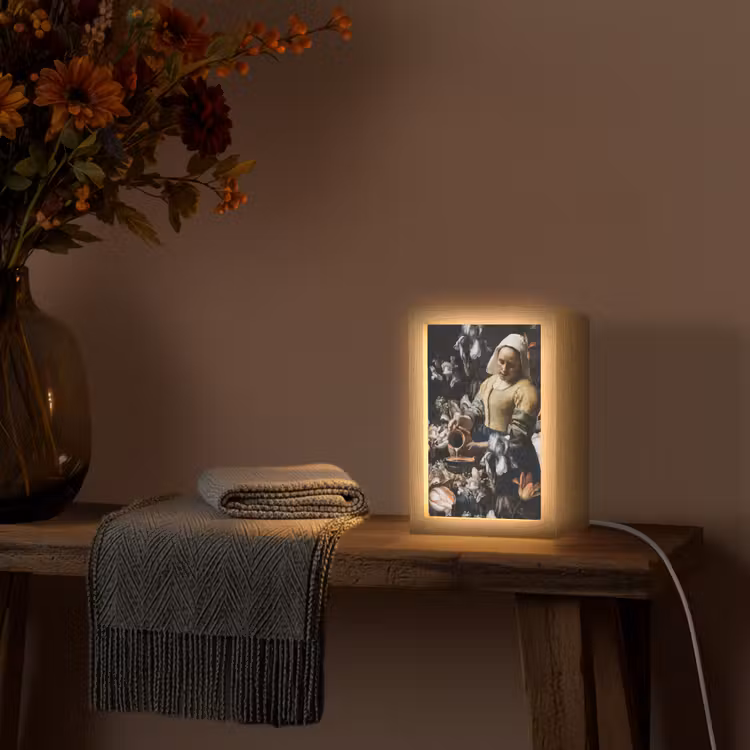 Melkmeisje - Johannes Vermeer - Bloemen - Blauw Light Box met kabel (Tafellamp) klein -sfeer4