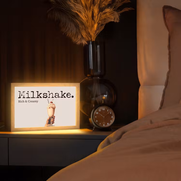 Milkshake - Kers - Rietje Light Box met kabel (Tafellamp) klein -sfeer1