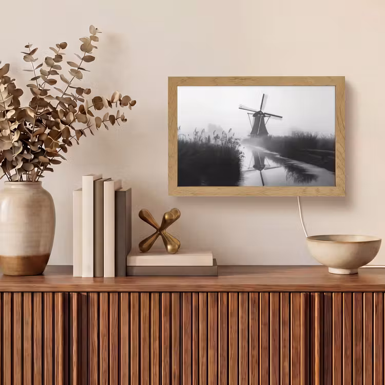 Molen - Weerspiegeling - Landschap - Water Light Box met kabel (Tafellamp) klein -sfeer2