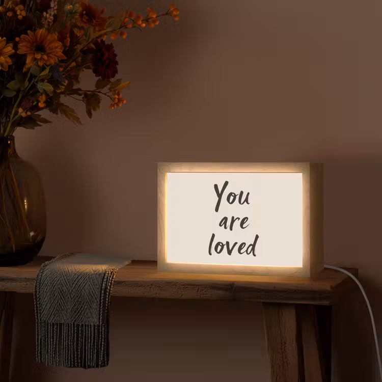 Minimalistisch - Beige - Love Light Box met kabel (Tafellamp) klein -sfeer4
