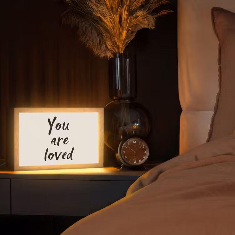 Minimalistisch - Beige - Love Light Box met kabel (Tafellamp) klein -sfeer1