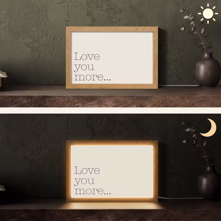 Minimalistisch - Love - Beige Light Box met kabel (Tafellamp) klein -sfeer3