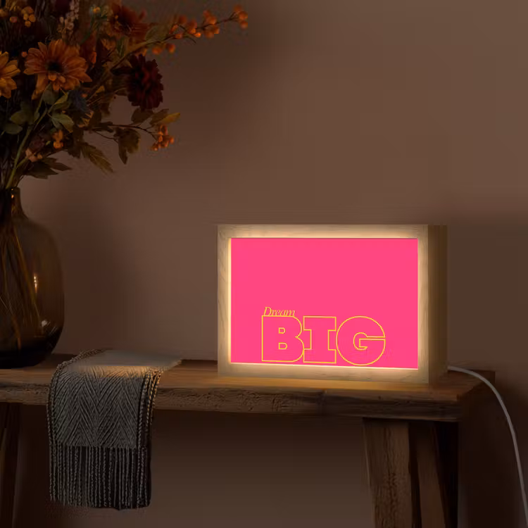 Minimalistisch - Roze - Dream big - Grafisch Light Box met kabel (Tafellamp) klein -sfeer4