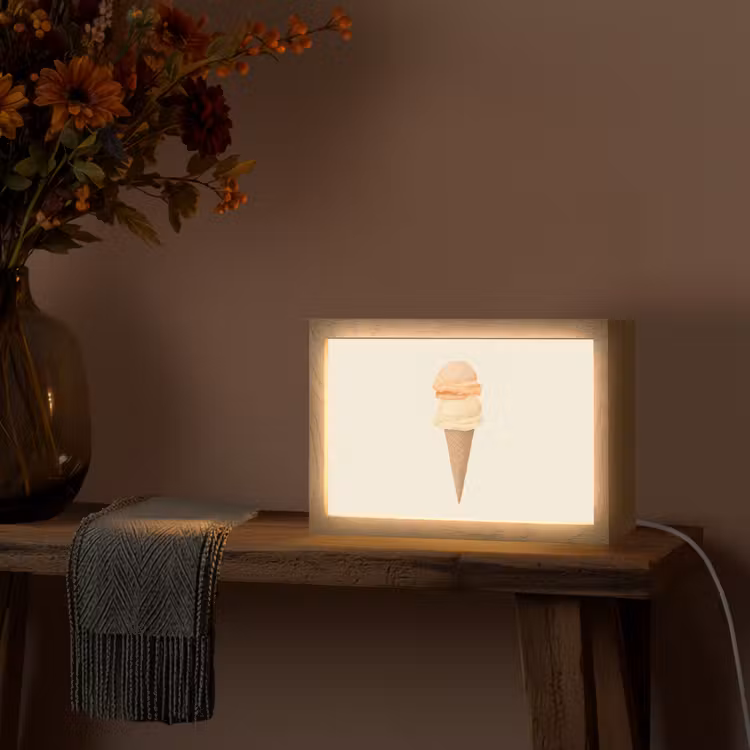 Minimalistisch - Schepijs - Hoorntje - Beige Light Box met kabel (Tafellamp) klein -sfeer4