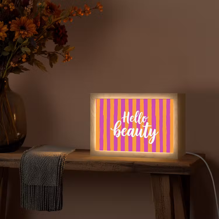 Modern - Hello - Oranje Light Box met kabel (Tafellamp) klein -sfeer4