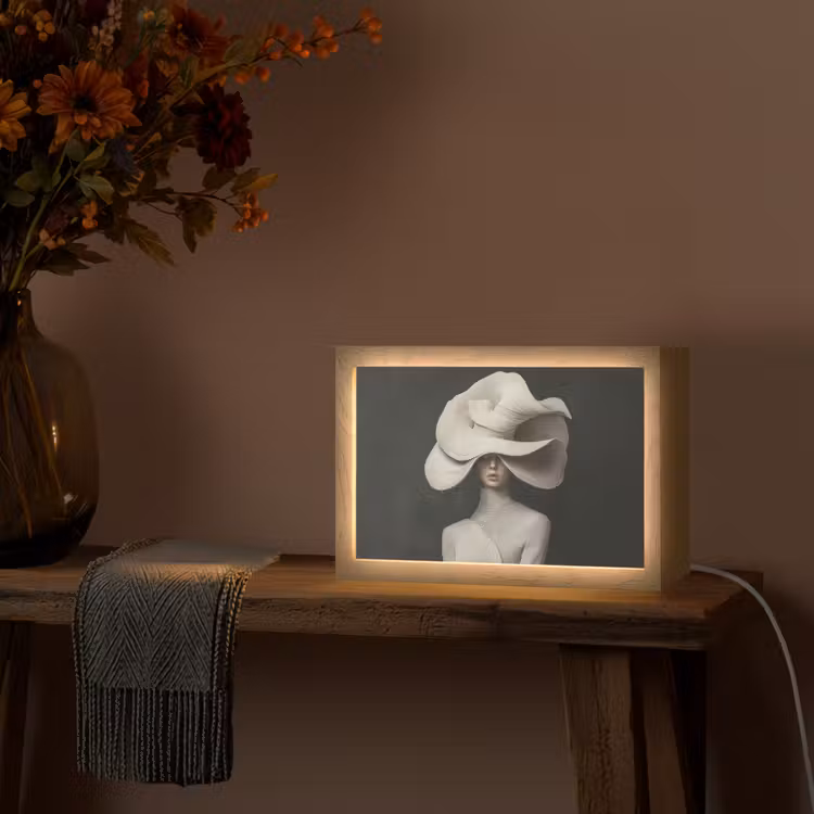 Modern - Vrouw - Hoed Light Box met kabel (Tafellamp) klein -sfeer4