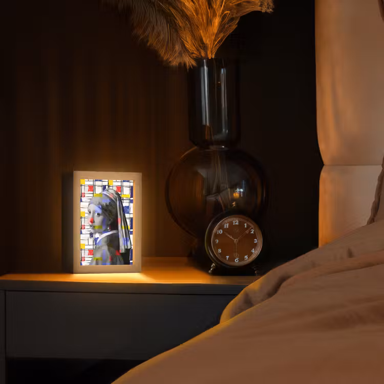 Mondriaan - Meisje met de parel - Collage Light Box met kabel (Tafellamp) klein -sfeer1