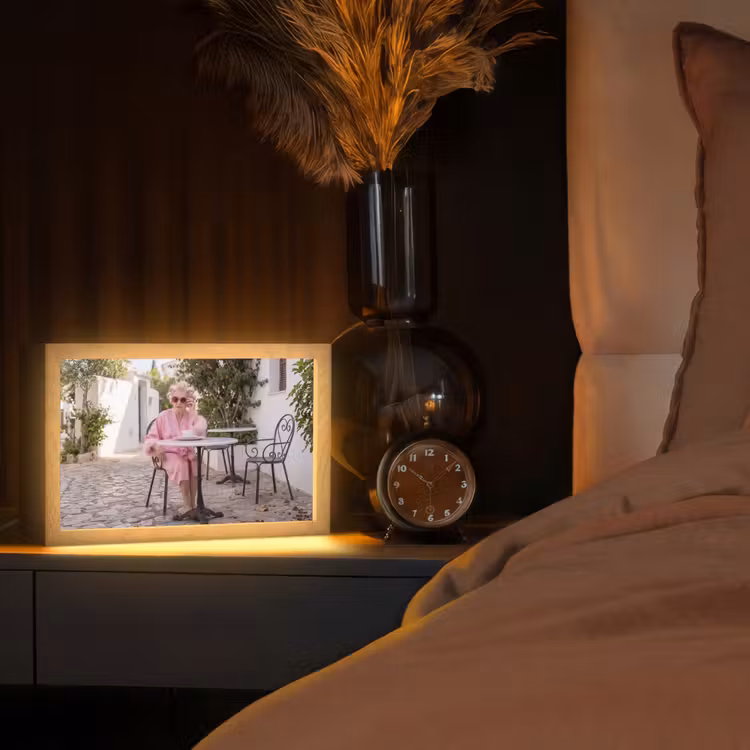 Ochtendjas - Krulspelden - Roze Light Box met kabel (Tafellamp) klein -sfeer1