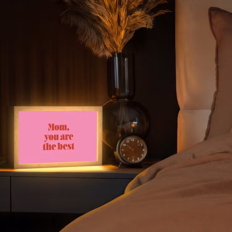 Moeder - Boodschap -Roze Light Box met kabel (Tafellamp) klein -sfeer1