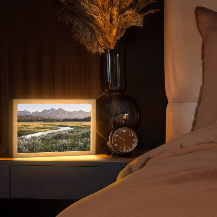 Berglandschap - Rivier - Bos Light Box met kabel (Tafellamp) klein -sfeer1