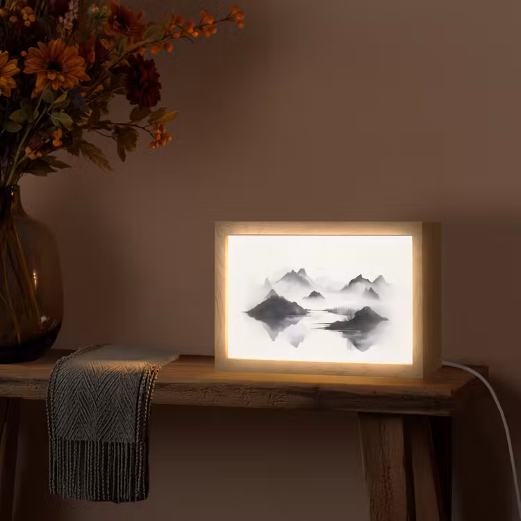 Bergen - Mistig - Water - Wit Light Box met kabel (Tafellamp) klein -sfeer4