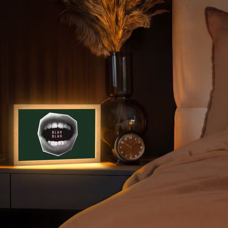 Mond - Groen - Illustratie - BLAH BLAH Light Box met kabel (Tafellamp) klein -sfeer1