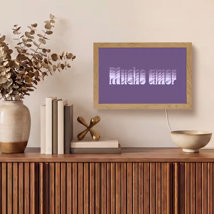 Mucho amor - Paars - Grafisch Light Box met kabel (Tafellamp) klein -sfeer2