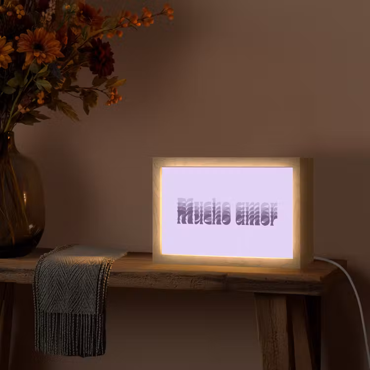 Mucho amor - Paars - Gelaagde letters Light Box met kabel (Tafellamp) klein -sfeer4