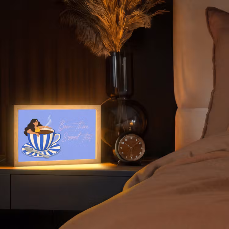 Mok - Koffie - Vrouw - Paars Light Box met kabel (Tafellamp) klein -sfeer1