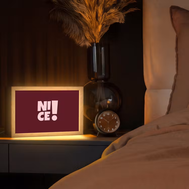 Nice - Uitroepteken - Rood Light Box met kabel (Tafellamp) klein -sfeer1