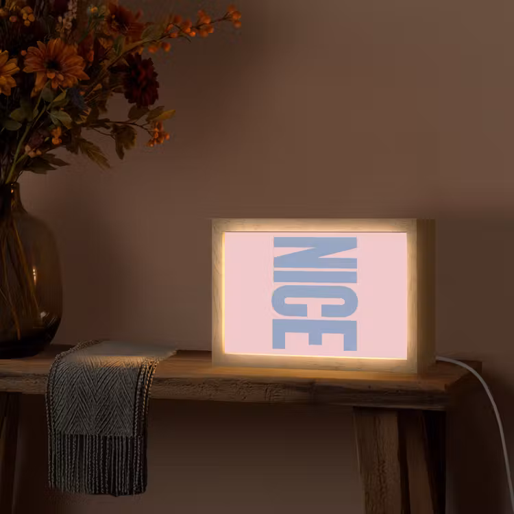 Nice - Paars - Roze Light Box met kabel (Tafellamp) klein -sfeer4