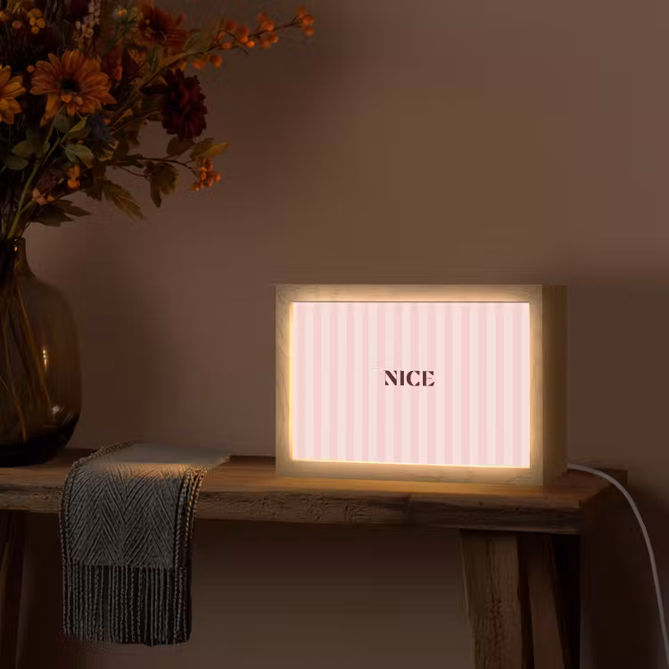 Nice - Strepen - Roze Light Box met kabel (Tafellamp) klein -sfeer4