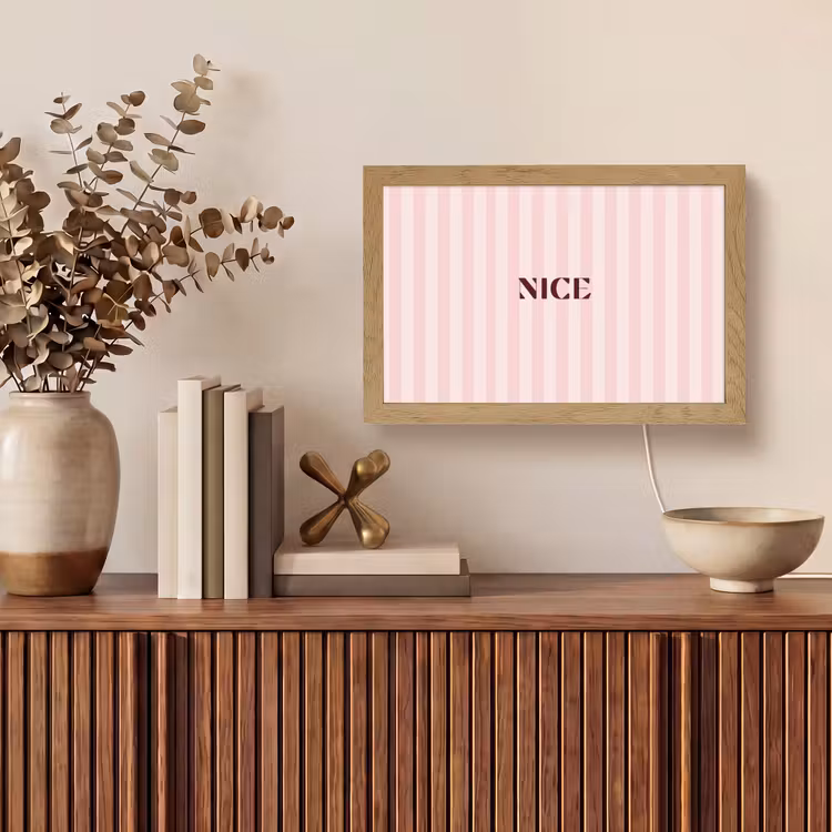 Nice - Strepen - Roze Light Box met kabel (Tafellamp) klein -sfeer2
