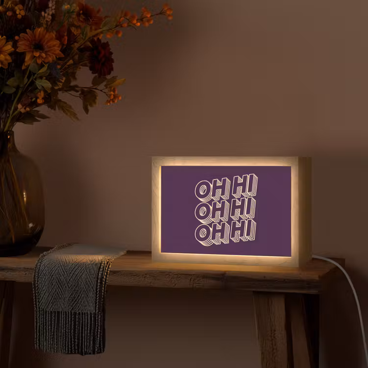 Oh hi - Paars - 3D Light Box met kabel (Tafellamp) klein -sfeer4