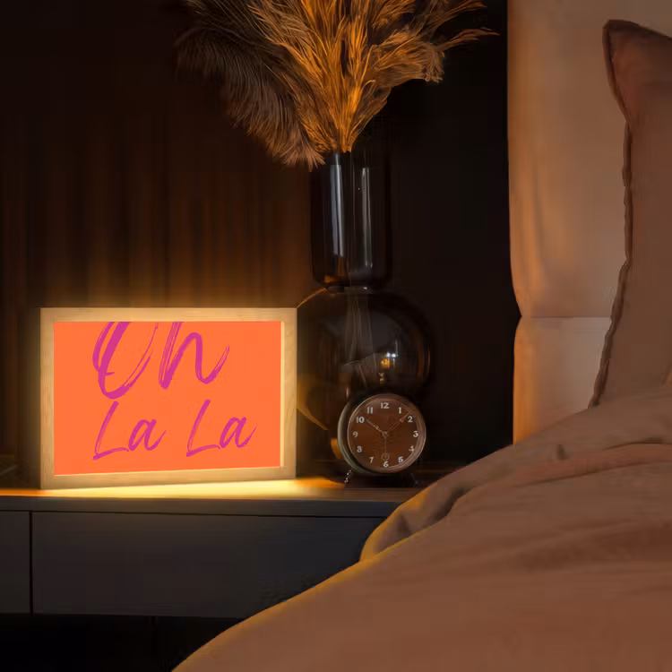 Oh la la - Oranje - Roze - Grafisch Light Box met kabel (Tafellamp) klein -sfeer1