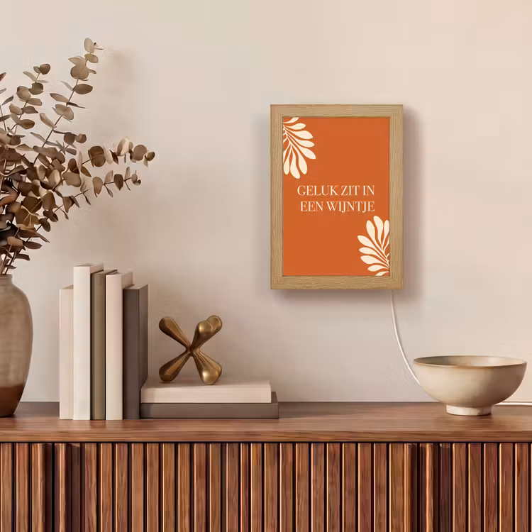 Oranje - Wijntje - Quote Light Box met kabel (Tafellamp) klein -sfeer2