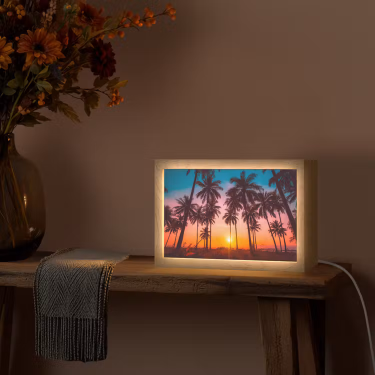 Palmboom - Zonsondergang - Horizon - Strand - Oranje - Roze Light Box met kabel (Tafellamp) klein -sfeer4
