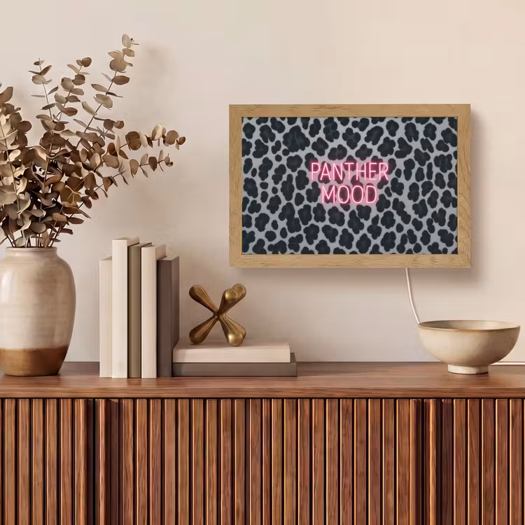 Panterprint - Zwart - Neonletters - Roze Light Box met kabel (Tafellamp) klein -sfeer2