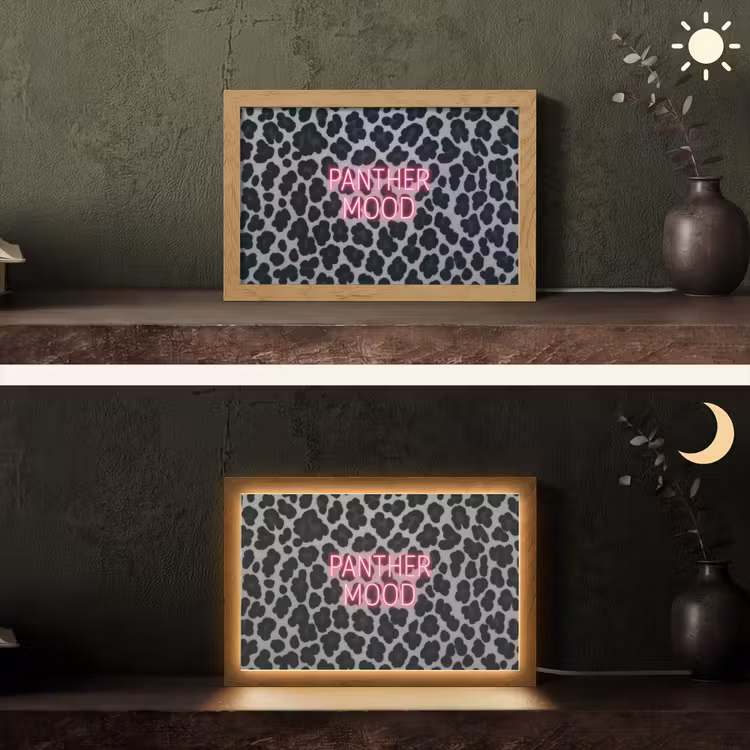Panterprint - Zwart - Neonletters - Roze Light Box met kabel (Tafellamp) klein -sfeer3