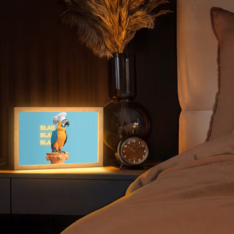 Papegaai - Koksmuts - Quote - Neon Light Box met kabel (Tafellamp) klein -sfeer1